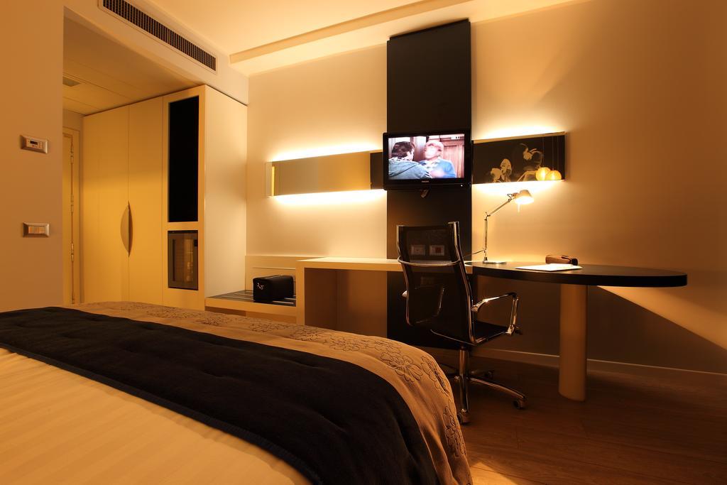 Holiday Inn Milan Nord Zara By Ihg Cinisello Balsamo Esterno foto