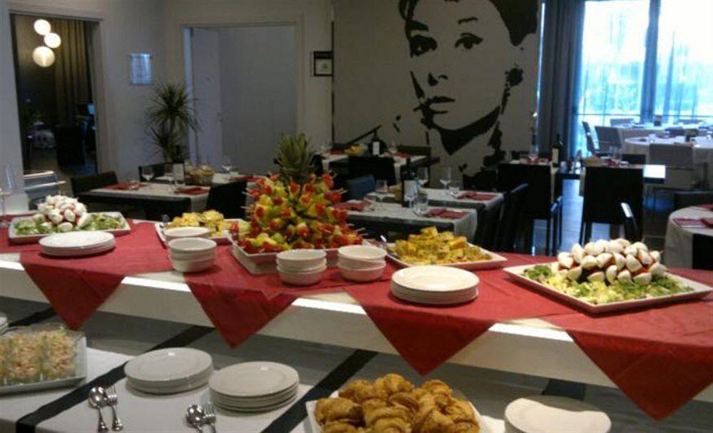 Holiday Inn Milan Nord Zara By Ihg Cinisello Balsamo Esterno foto