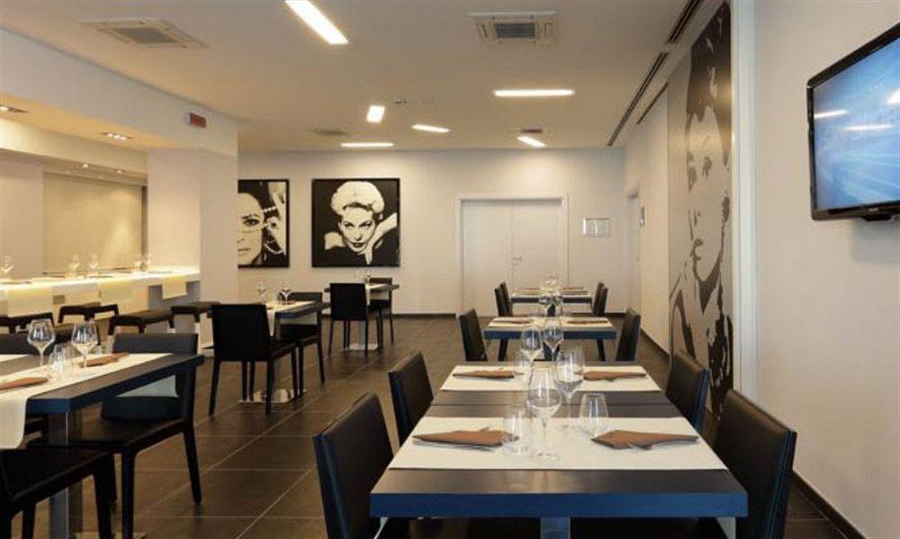 Holiday Inn Milan Nord Zara By Ihg Cinisello Balsamo Esterno foto