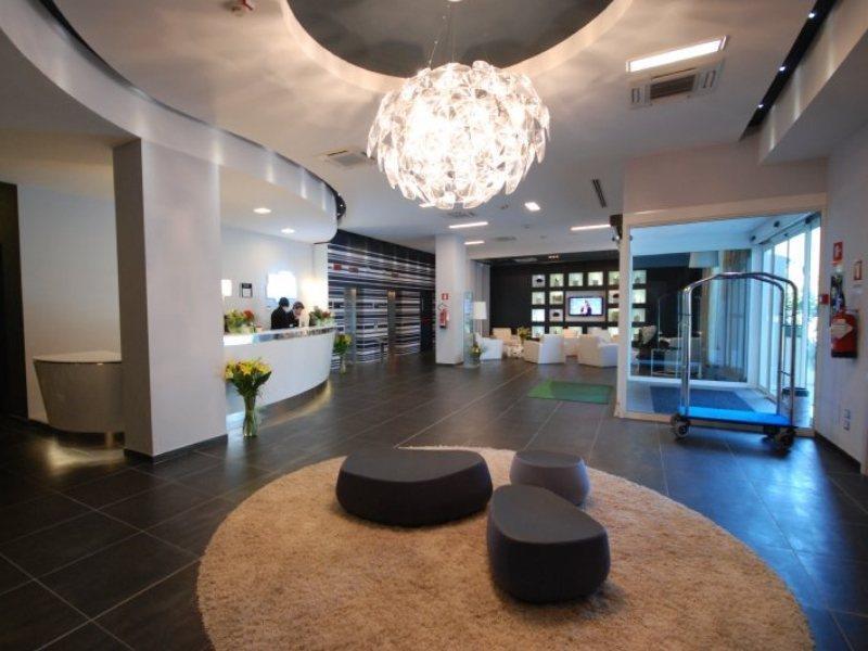 Holiday Inn Milan Nord Zara By Ihg Cinisello Balsamo Esterno foto